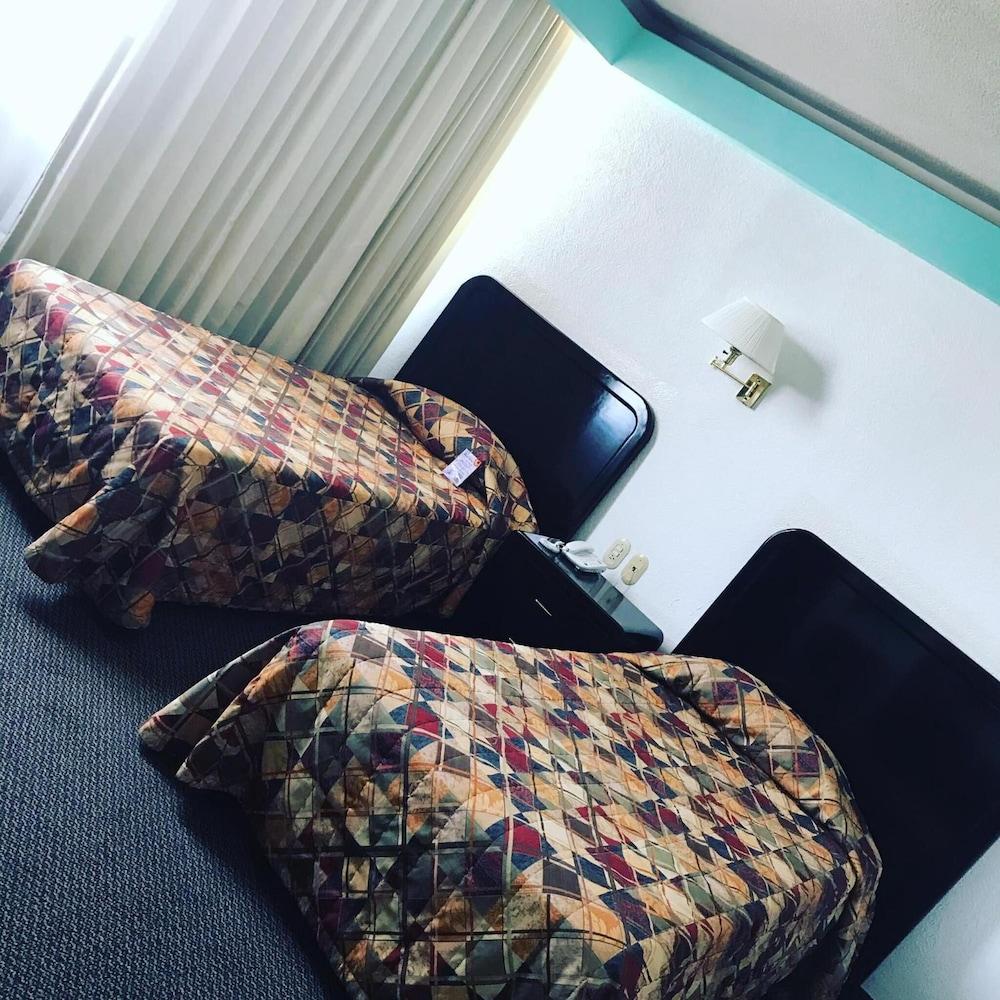 Hotel Real Rex レオン エクステリア 写真